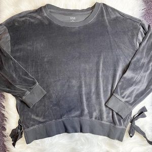 ANA tie knot long sleeve grey velvet with bows sweater crew neck